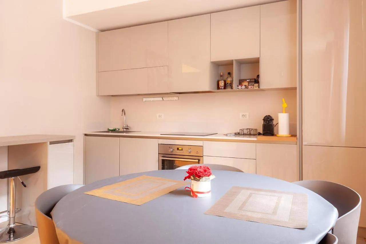 Commenda, 28 - Comodo Per Tribunale - Centrale Appartement Milaan