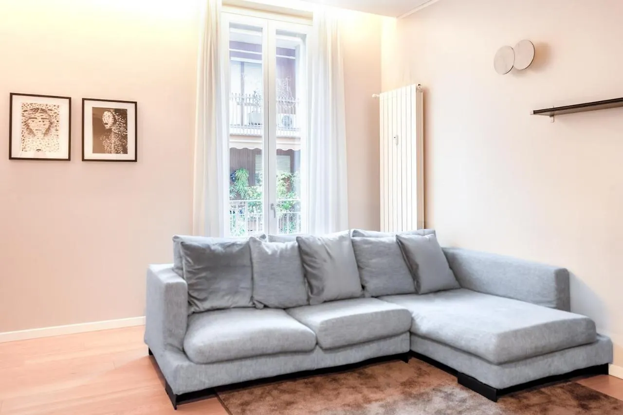 Commenda, 28 - Comodo Per Tribunale - Centrale Appartement Milaan Italië